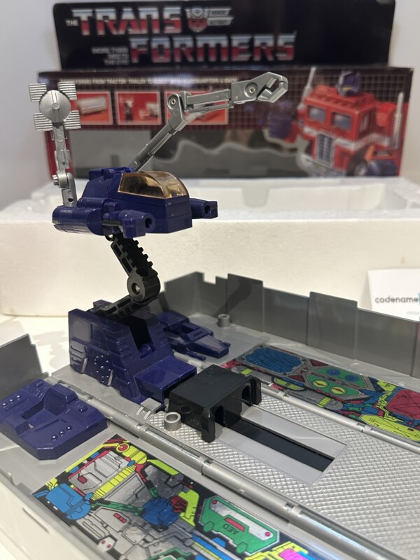 Transformers G1 Optimus Prime Boxed - Image 8
