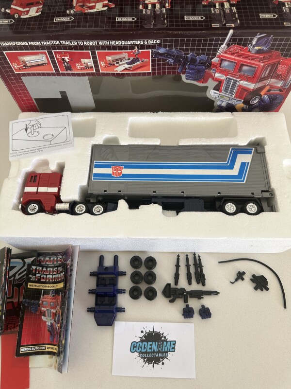 Transformers G1 Optimus Prime Boxed - Image 3