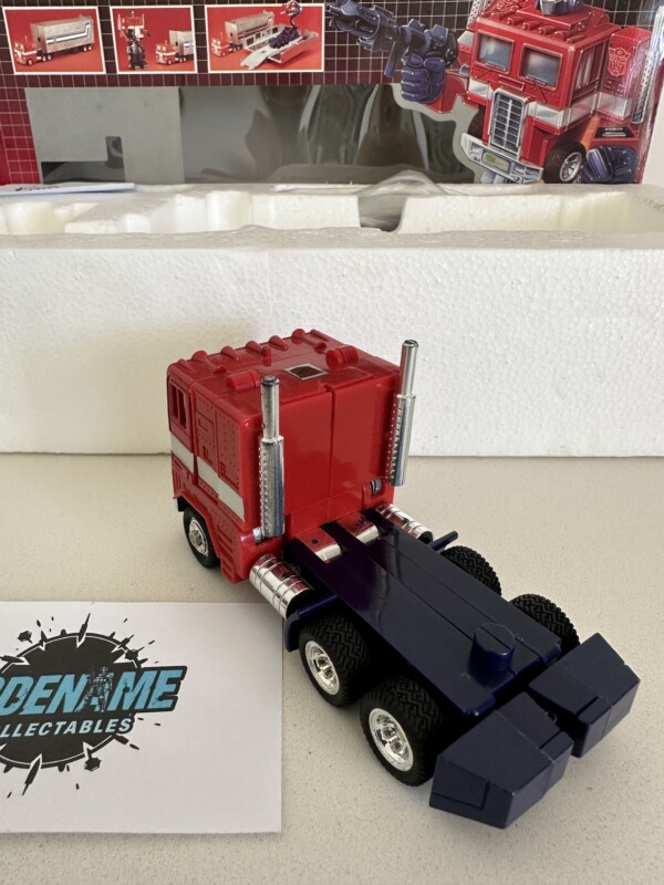 Transformers G1 Optimus Prime Boxed - Image 11