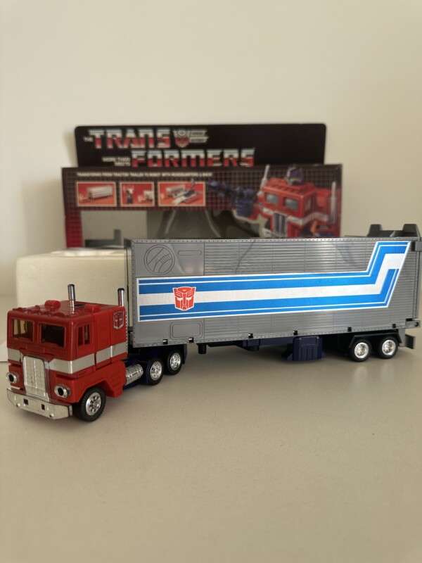 Transformers G1 Optimus Prime Boxed - Image 4
