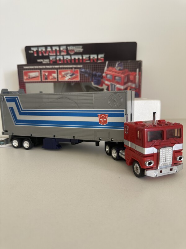 Transformers G1 Optimus Prime Boxed - Image 5