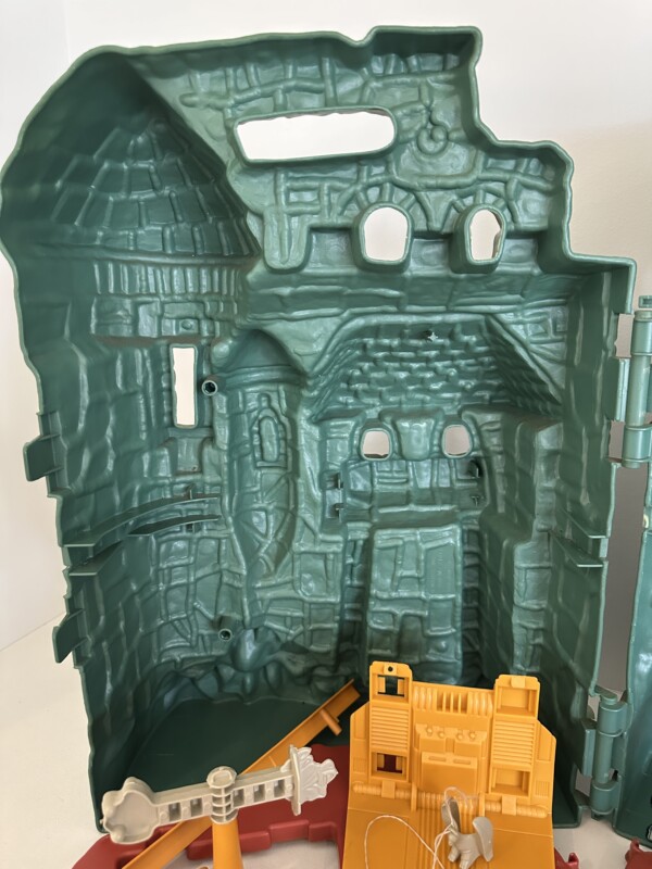 MOTU He-Man Castle GraySkull 1982 - Image 2