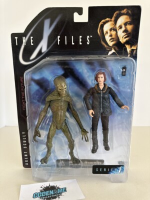 Agent Dana Scully "Fight the Future" Series 1 - with Alien