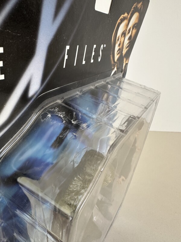 Agent Dana Scully "Fight the Future" Series 1 - with Alien - Image 5