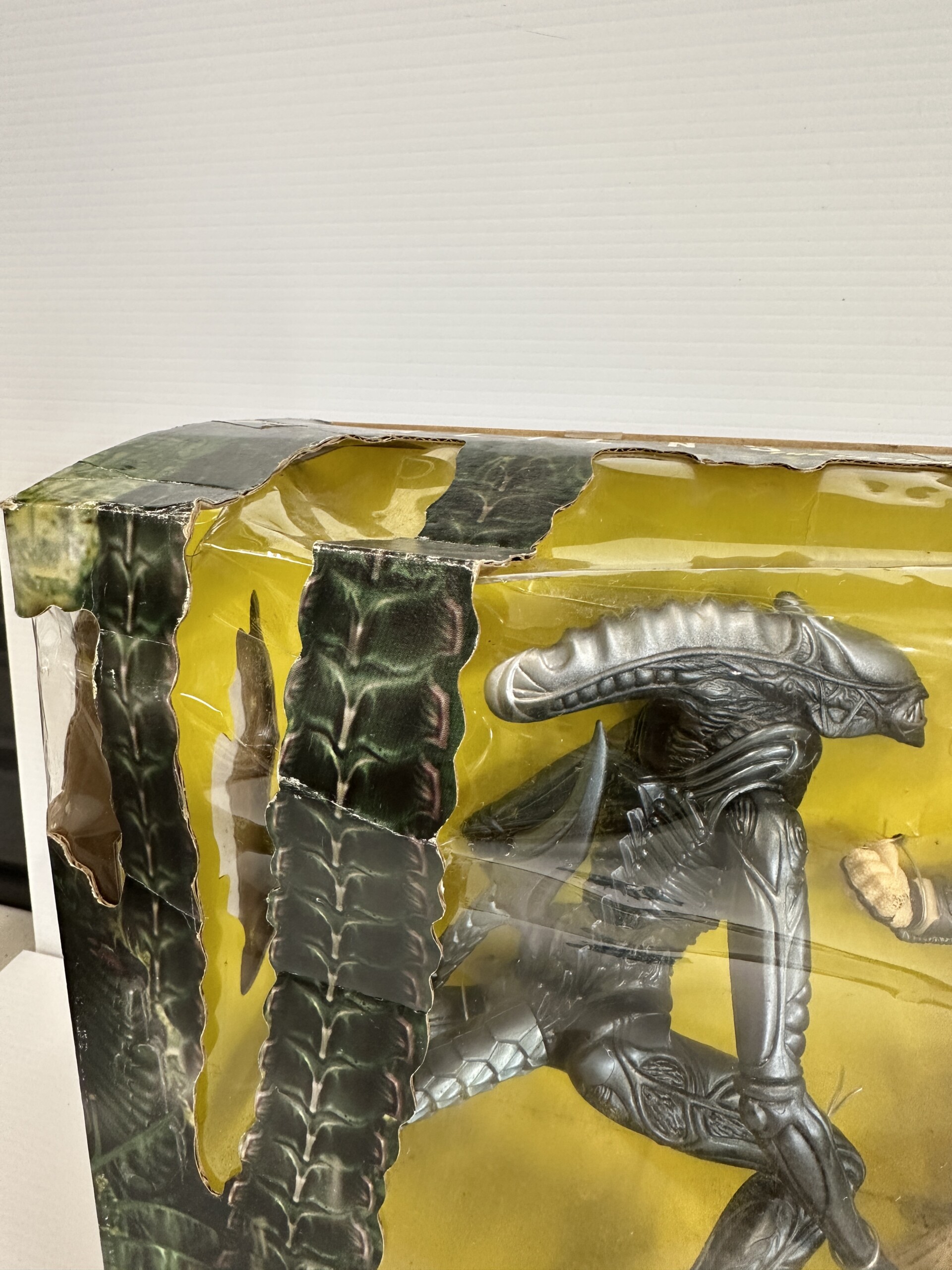 Aliens vs Predator MISB Kenner 1996 - Image 11